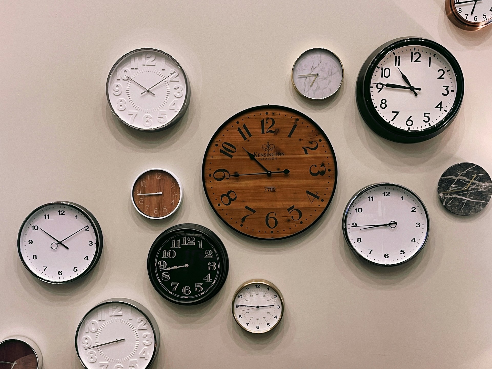 3-wall-clocks